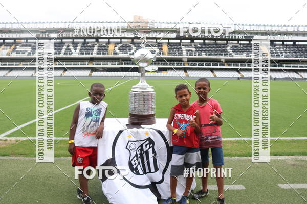 Achetez vos photos de l'vnementTour Vila Belmiro - 01 de Dezembro      sur Fotop