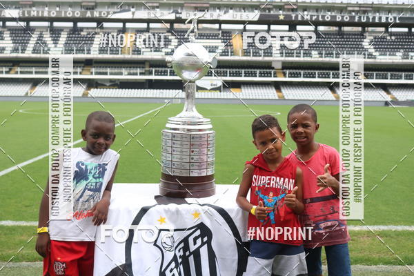 Achetez vos photos de l'vnementTour Vila Belmiro - 01 de Dezembro      sur Fotop