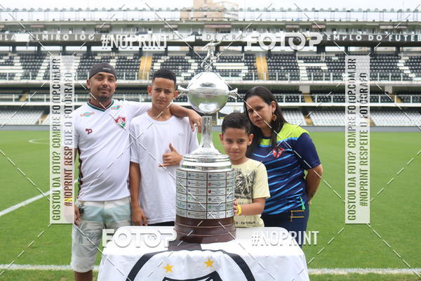 Achetez vos photos de l'vnementTour Vila Belmiro - 01 de Dezembro      sur Fotop