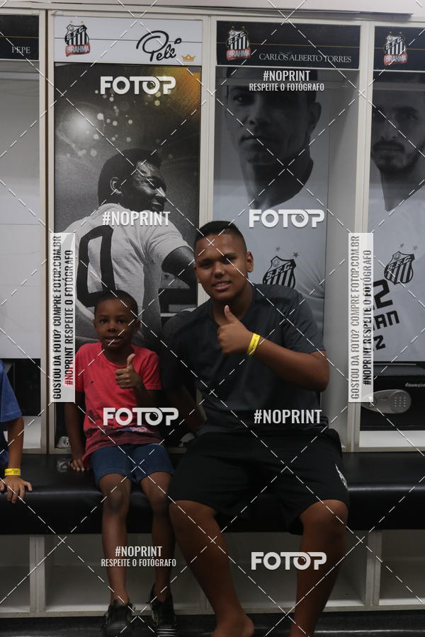 Achetez vos photos de l'vnementTour Vila Belmiro - 01 de Dezembro      sur Fotop