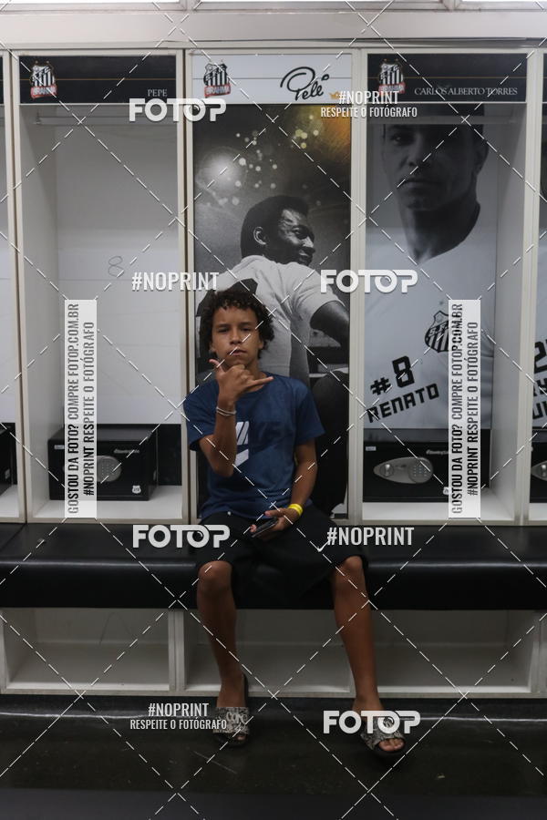 Achetez vos photos de l'vnementTour Vila Belmiro - 01 de Dezembro      sur Fotop