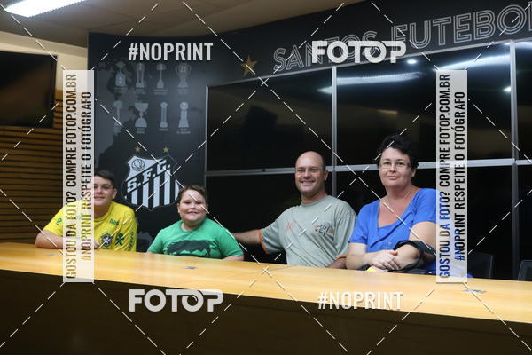 Achetez vos photos de l'vnementTour Vila Belmiro - 01 de Dezembro      sur Fotop