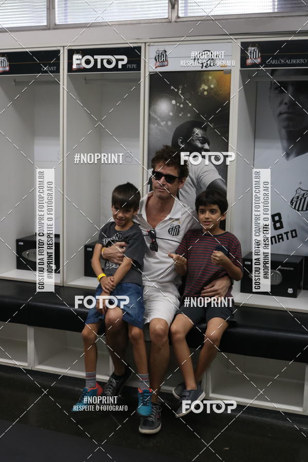 Achetez vos photos de l'vnementTour Vila Belmiro - 01 de Dezembro      sur Fotop