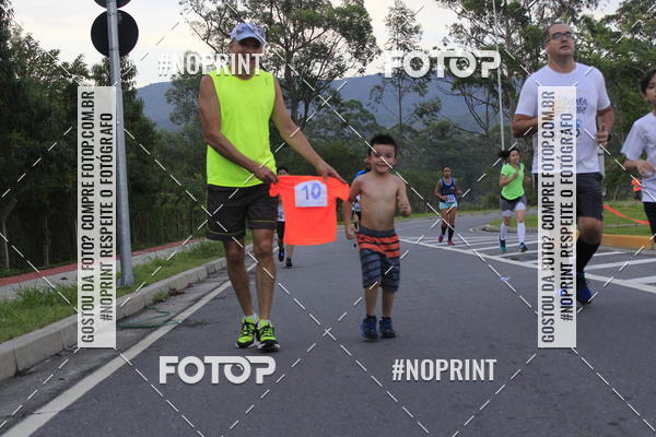 Buy your photos of the eventLaLaLa Night Run e LaLaLa Kids Run on Fotop