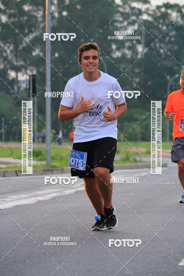 Buy your photos of the eventLaLaLa Night Run e LaLaLa Kids Run on Fotop