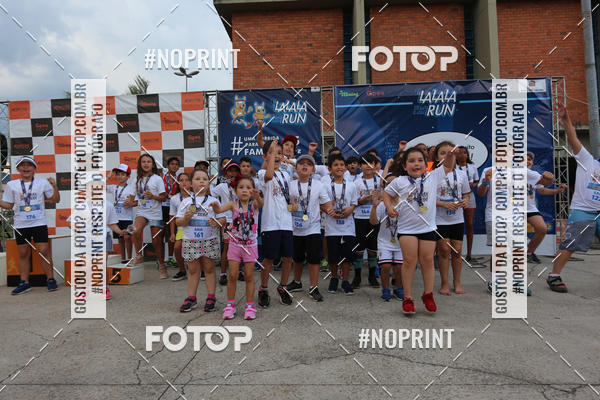 Buy your photos of the eventLaLaLa Night Run e LaLaLa Kids Run on Fotop