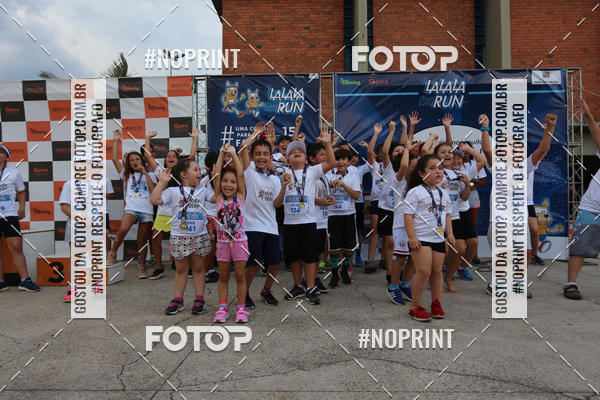 Buy your photos of the eventLaLaLa Night Run e LaLaLa Kids Run on Fotop