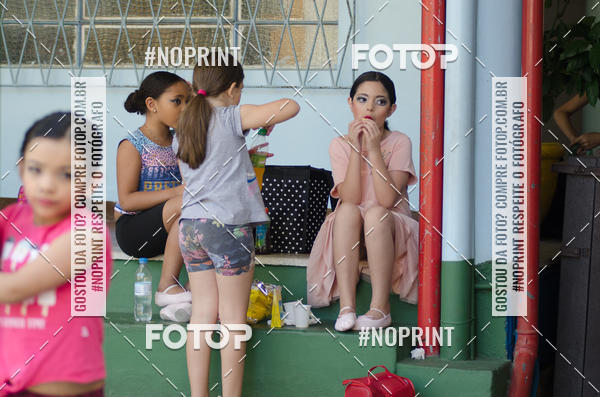 Buy your photos of the eventApresentao de dana  da Escola Uruguai na Escola Rainha do Brasil on Fotop
