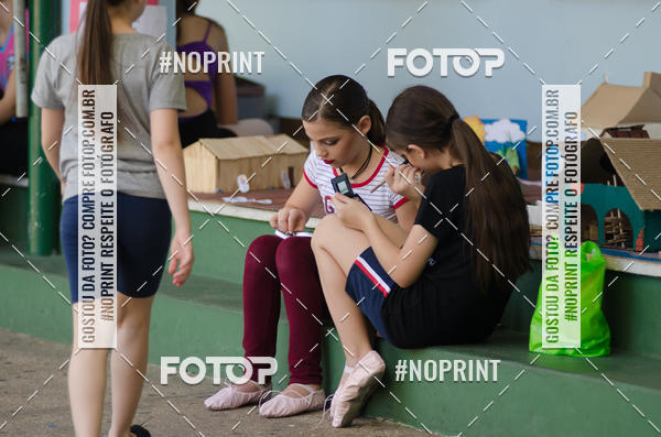 Buy your photos of the eventApresentao de dana  da Escola Uruguai na Escola Rainha do Brasil on Fotop