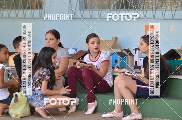 Buy your photos of the eventApresentao de dana  da Escola Uruguai na Escola Rainha do Brasil on Fotop