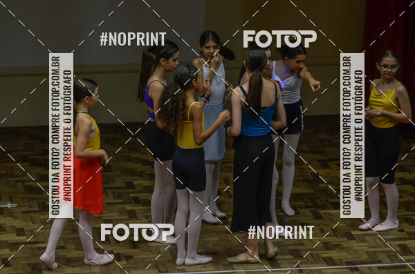 Buy your photos of the eventApresentao de dana  da Escola Uruguai na Escola Rainha do Brasil on Fotop