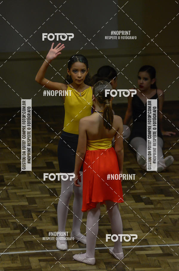 Buy your photos of the eventApresentao de dana  da Escola Uruguai na Escola Rainha do Brasil on Fotop