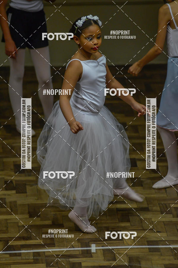 Buy your photos of the eventApresentao de dana  da Escola Uruguai na Escola Rainha do Brasil on Fotop