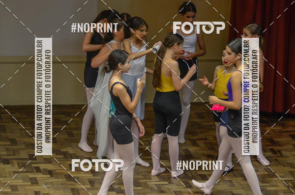 Buy your photos of the eventApresentao de dana  da Escola Uruguai na Escola Rainha do Brasil on Fotop