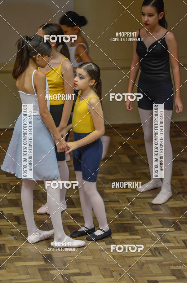 Buy your photos of the eventApresentao de dana  da Escola Uruguai na Escola Rainha do Brasil on Fotop