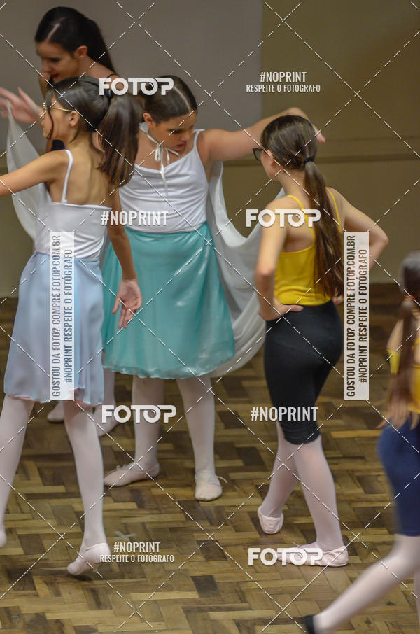Buy your photos of the eventApresentao de dana  da Escola Uruguai na Escola Rainha do Brasil on Fotop