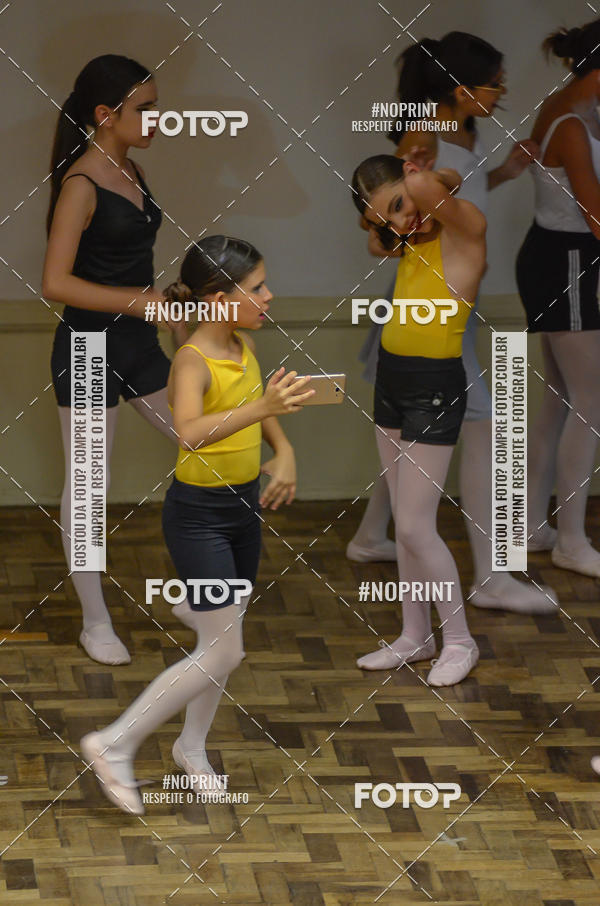 Buy your photos of the eventApresentao de dana  da Escola Uruguai na Escola Rainha do Brasil on Fotop