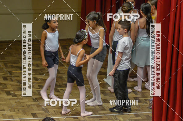 Buy your photos of the eventApresentao de dana  da Escola Uruguai na Escola Rainha do Brasil on Fotop
