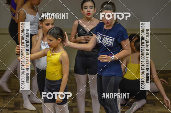 Compre suas fotos do eventoApresenta��o de dan�a  da Escola Uruguai na Escola Rainha do Brasil no Fotop