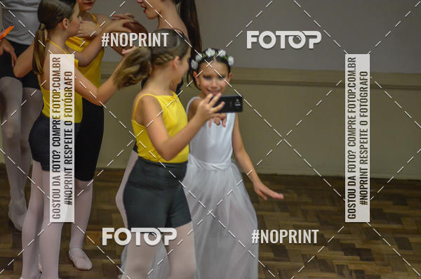 Compre suas fotos do eventoApresenta��o de dan�a  da Escola Uruguai na Escola Rainha do Brasil no Fotop