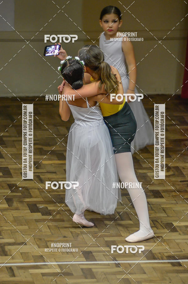 Compre suas fotos do eventoApresenta��o de dan�a  da Escola Uruguai na Escola Rainha do Brasil no Fotop