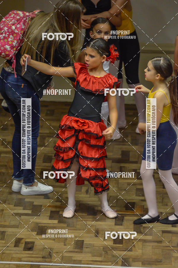 Compre suas fotos do eventoApresenta��o de dan�a  da Escola Uruguai na Escola Rainha do Brasil no Fotop