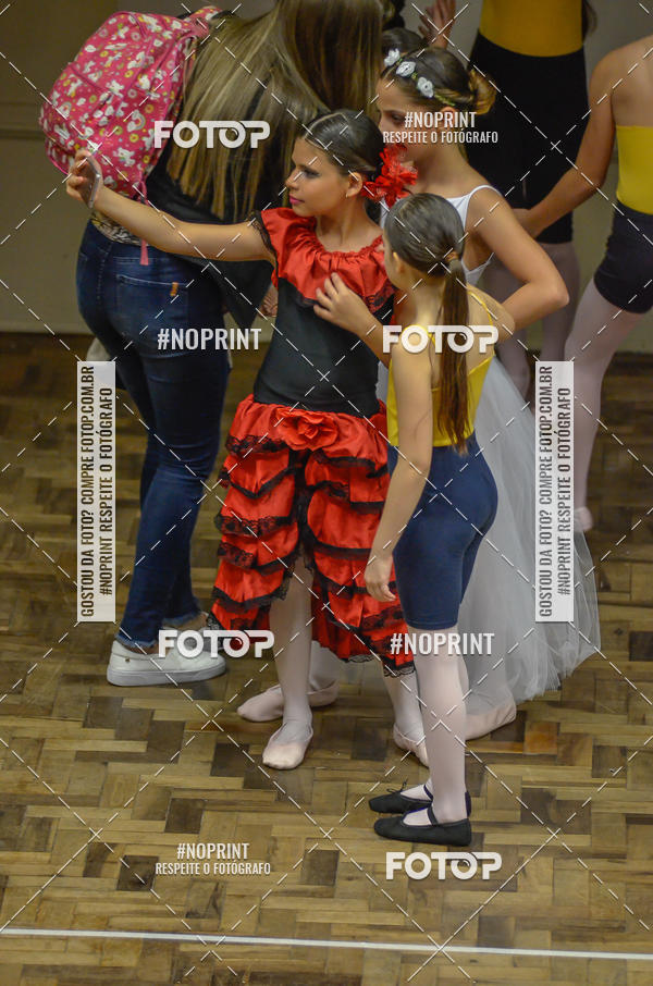 Compre suas fotos do eventoApresenta��o de dan�a  da Escola Uruguai na Escola Rainha do Brasil no Fotop