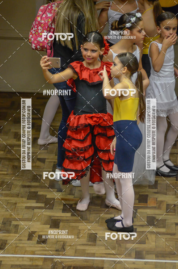 Compre suas fotos do eventoApresenta��o de dan�a  da Escola Uruguai na Escola Rainha do Brasil no Fotop