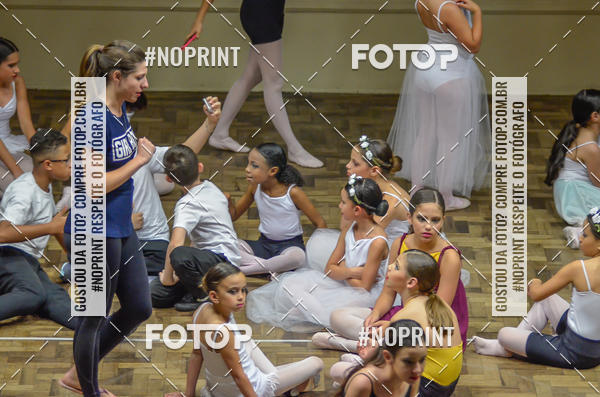 Compre suas fotos do eventoApresenta��o de dan�a  da Escola Uruguai na Escola Rainha do Brasil no Fotop