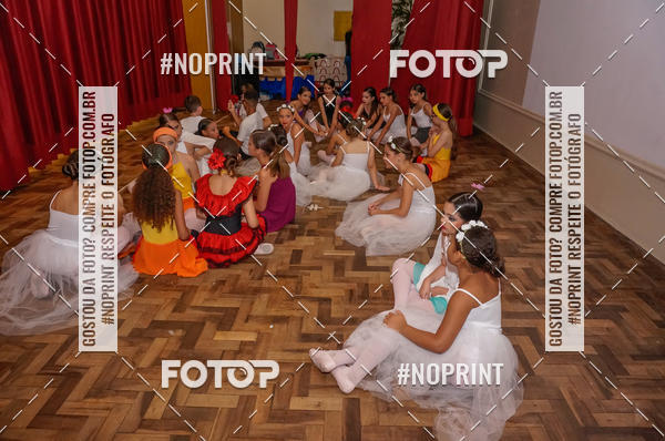 Compre suas fotos do eventoApresenta��o de dan�a  da Escola Uruguai na Escola Rainha do Brasil no Fotop