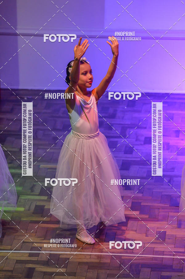 Buy your photos of the eventApresentao de dana  da Escola Uruguai na Escola Rainha do Brasil on Fotop