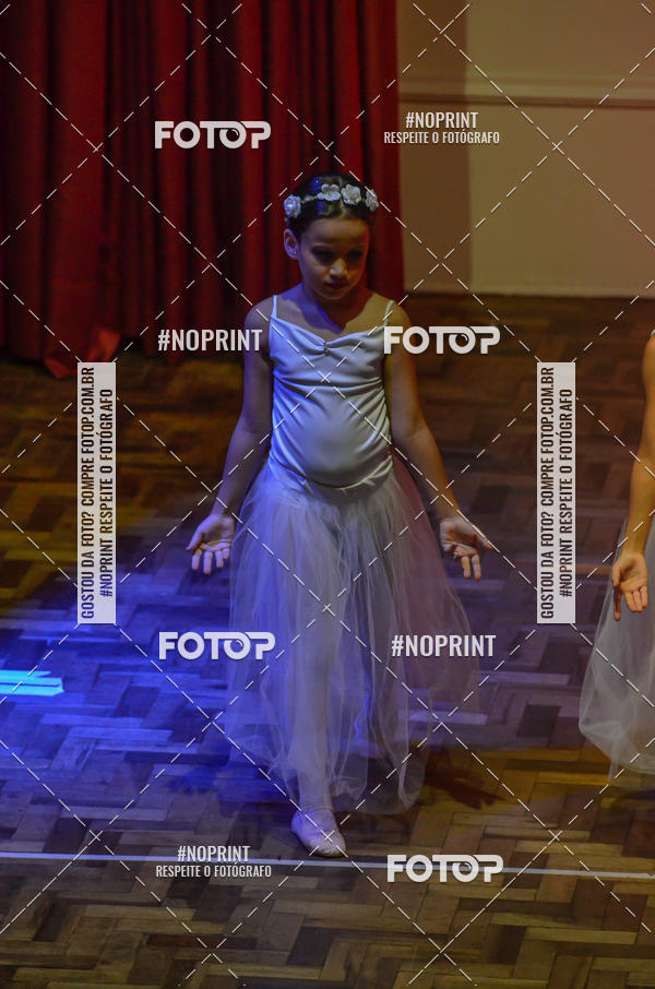 Buy your photos of the eventApresentao de dana  da Escola Uruguai na Escola Rainha do Brasil on Fotop