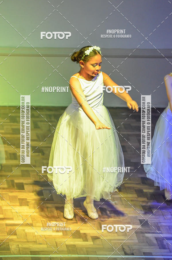 Buy your photos of the eventApresentao de dana  da Escola Uruguai na Escola Rainha do Brasil on Fotop