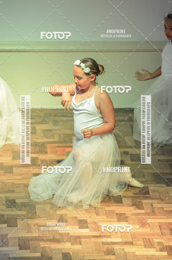 Buy your photos of the eventApresentao de dana  da Escola Uruguai na Escola Rainha do Brasil on Fotop