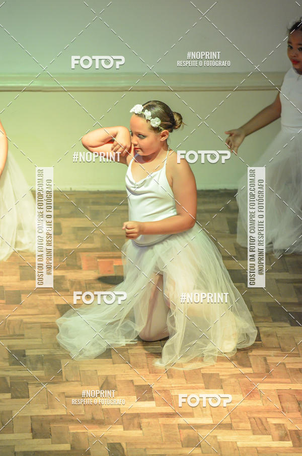 Buy your photos of the eventApresentao de dana  da Escola Uruguai na Escola Rainha do Brasil on Fotop