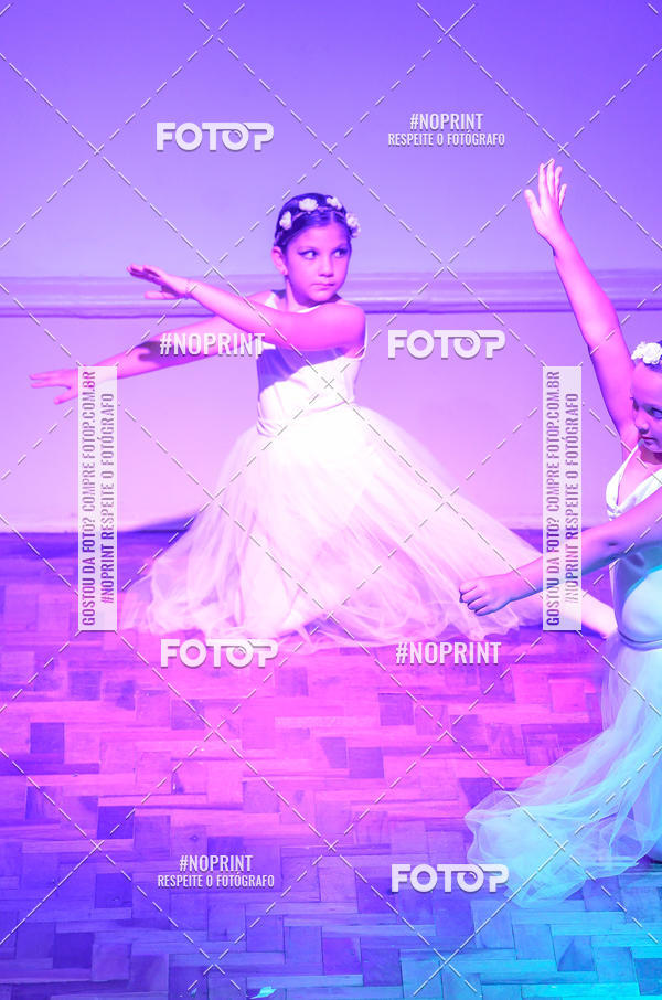 Buy your photos of the eventApresentao de dana  da Escola Uruguai na Escola Rainha do Brasil on Fotop
