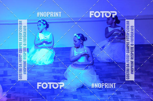 Buy your photos of the eventApresentao de dana  da Escola Uruguai na Escola Rainha do Brasil on Fotop