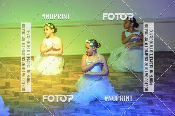 Buy your photos of the eventApresentao de dana  da Escola Uruguai na Escola Rainha do Brasil on Fotop