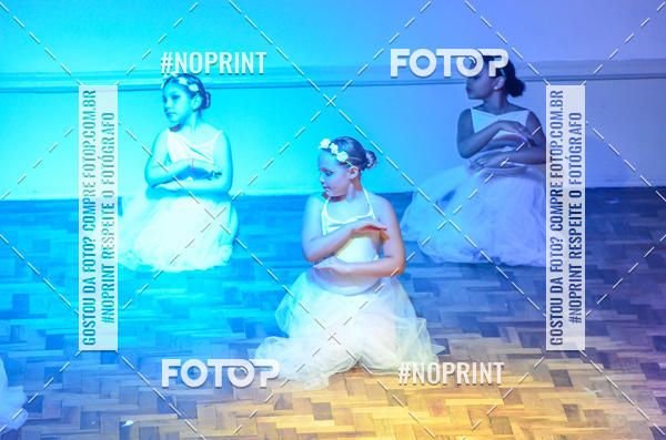 Buy your photos of the eventApresentao de dana  da Escola Uruguai na Escola Rainha do Brasil on Fotop