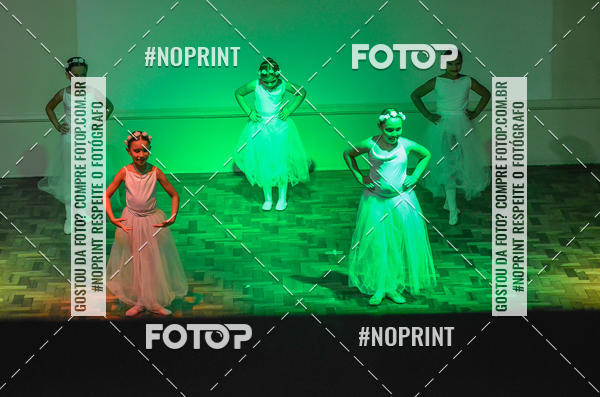 Buy your photos of the eventApresentao de dana  da Escola Uruguai na Escola Rainha do Brasil on Fotop