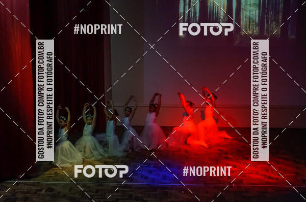 Buy your photos of the eventApresentao de dana  da Escola Uruguai na Escola Rainha do Brasil on Fotop