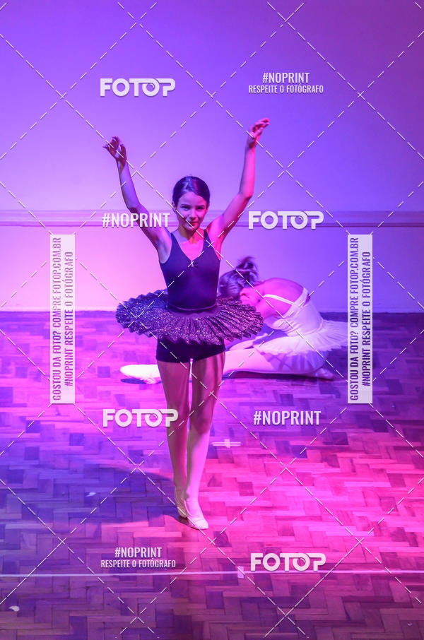 Buy your photos of the eventApresentao de dana  da Escola Uruguai na Escola Rainha do Brasil on Fotop