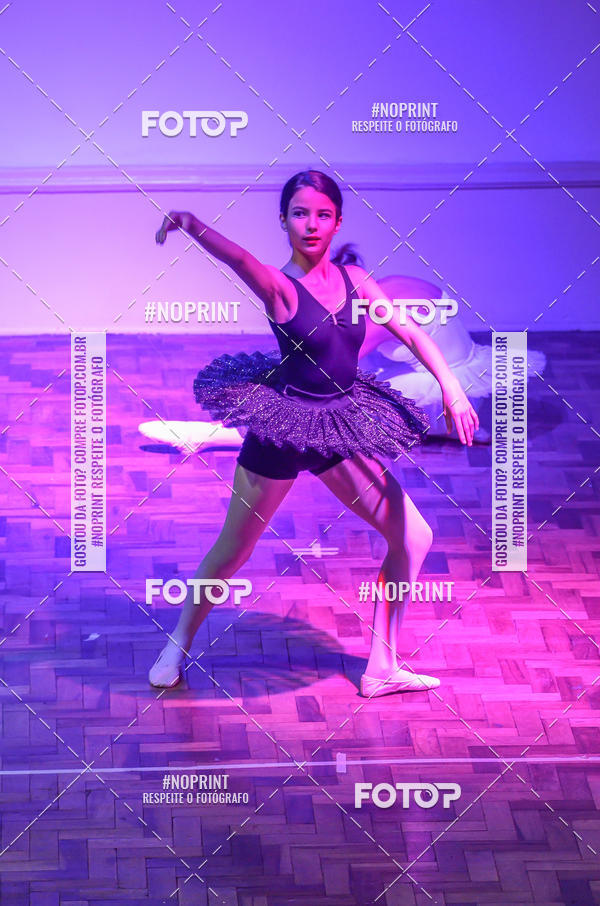 Buy your photos of the eventApresentao de dana  da Escola Uruguai na Escola Rainha do Brasil on Fotop