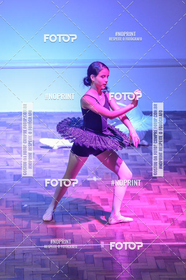 Buy your photos of the eventApresentao de dana  da Escola Uruguai na Escola Rainha do Brasil on Fotop