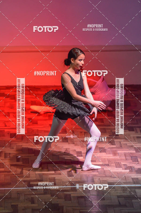 Buy your photos of the eventApresentao de dana  da Escola Uruguai na Escola Rainha do Brasil on Fotop