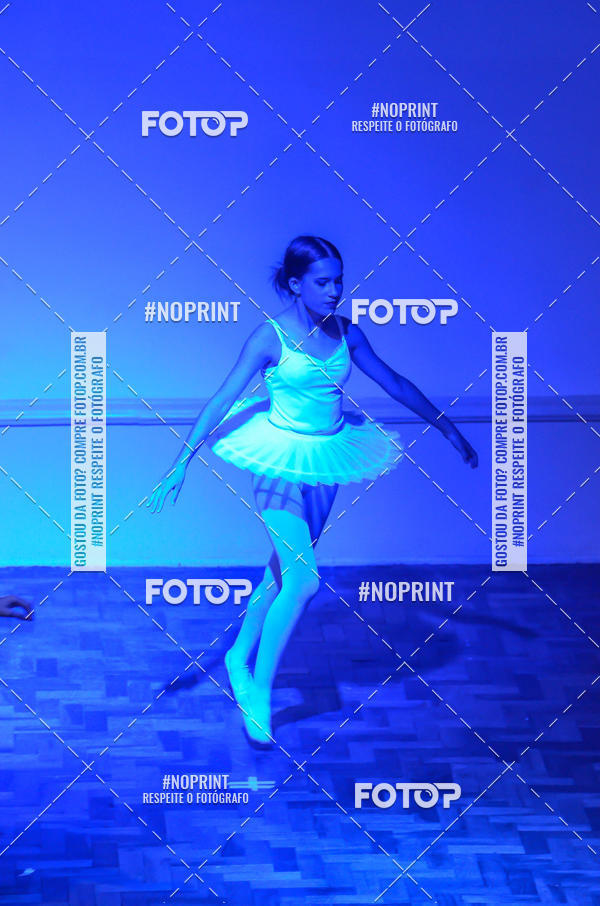 Buy your photos of the eventApresentao de dana  da Escola Uruguai na Escola Rainha do Brasil on Fotop