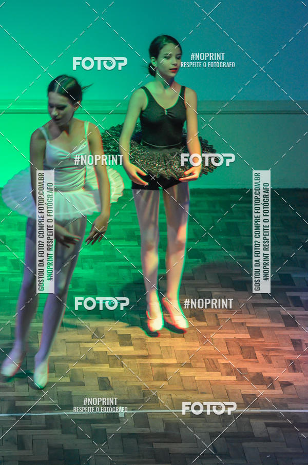 Buy your photos of the eventApresentao de dana  da Escola Uruguai na Escola Rainha do Brasil on Fotop