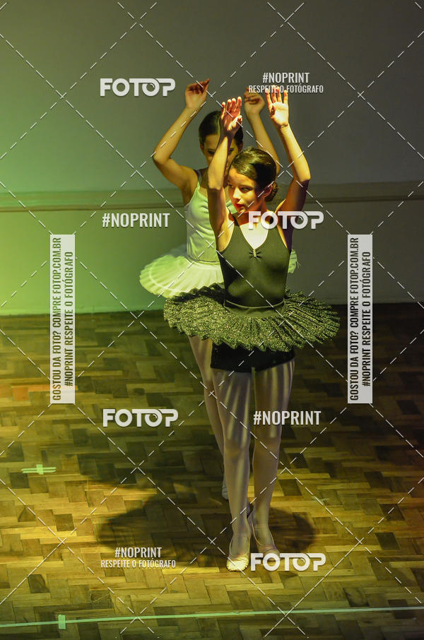 Buy your photos of the eventApresentao de dana  da Escola Uruguai na Escola Rainha do Brasil on Fotop