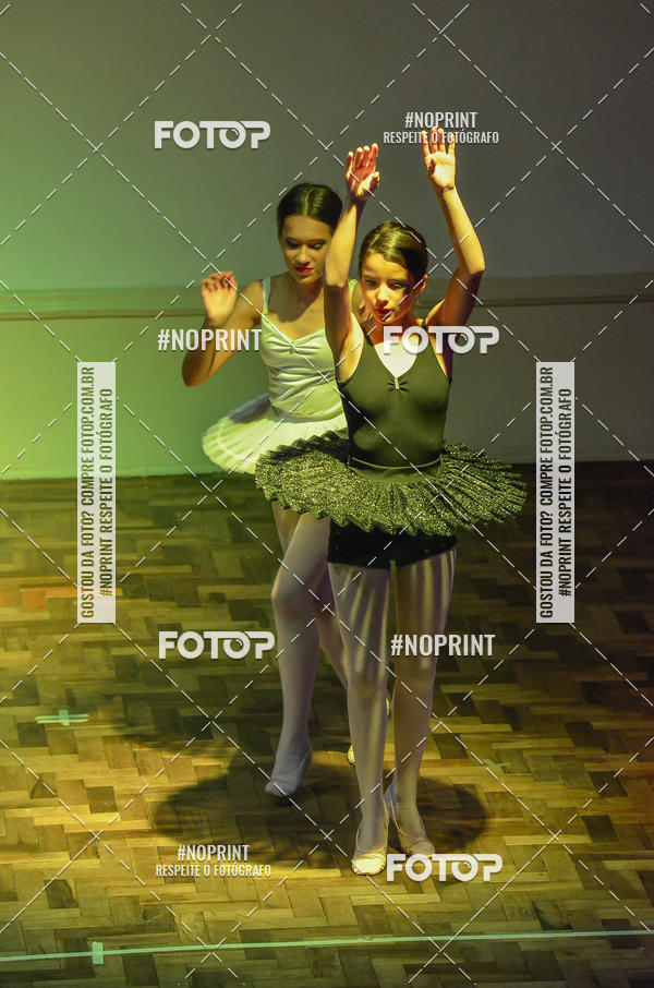 Buy your photos of the eventApresentao de dana  da Escola Uruguai na Escola Rainha do Brasil on Fotop