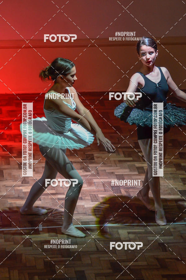 Buy your photos of the eventApresentao de dana  da Escola Uruguai na Escola Rainha do Brasil on Fotop